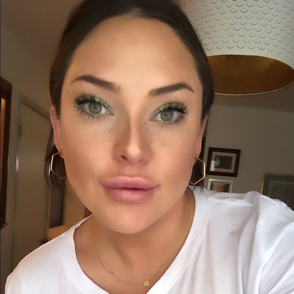 Meet your Posher, Halley